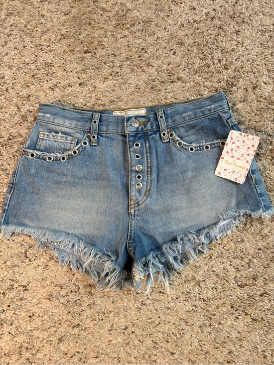 Free People Pants - Free People Faded Blue Grommet-Trim Denim Shorts Size 25 NWT